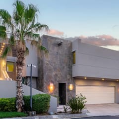 Contemporary Villa for Relaxing