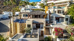 Panoramic Sea Breeze Villa in Pedregal