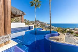 Panoramic Sea Breeze Villa in Pedregal