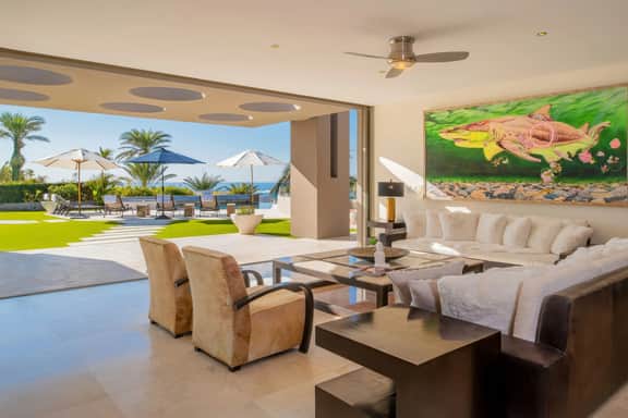 Contemporary Villa for Relaxing