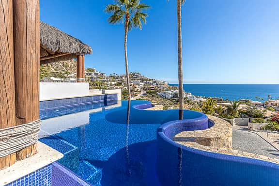 Panoramic Sea Breeze Villa in Pedregal